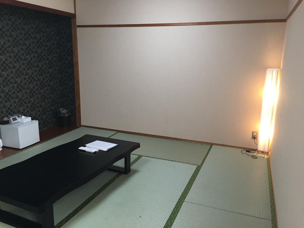 Tokyo Banyan Hotel Room photo